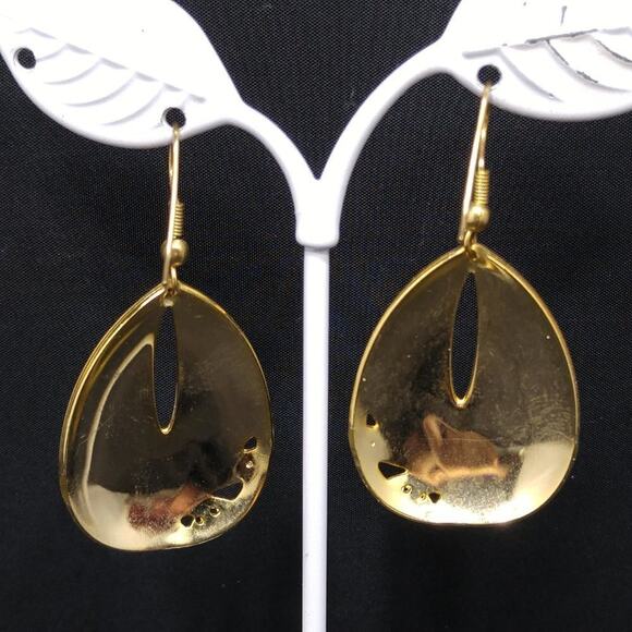 Red Marbled Enamel Gold Plated Drop Earrings, Openwork, 1980s, 2 Inches - Picture 3 of 6